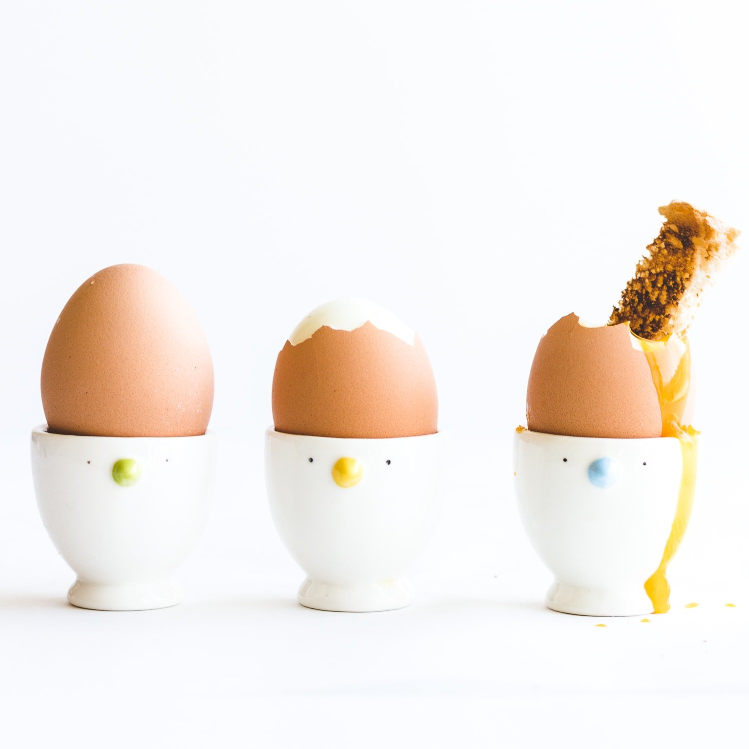 https://www.mapleandmango.com/wp-content/uploads/2020/04/Three-Soft-Boiled-Eggs.jpg